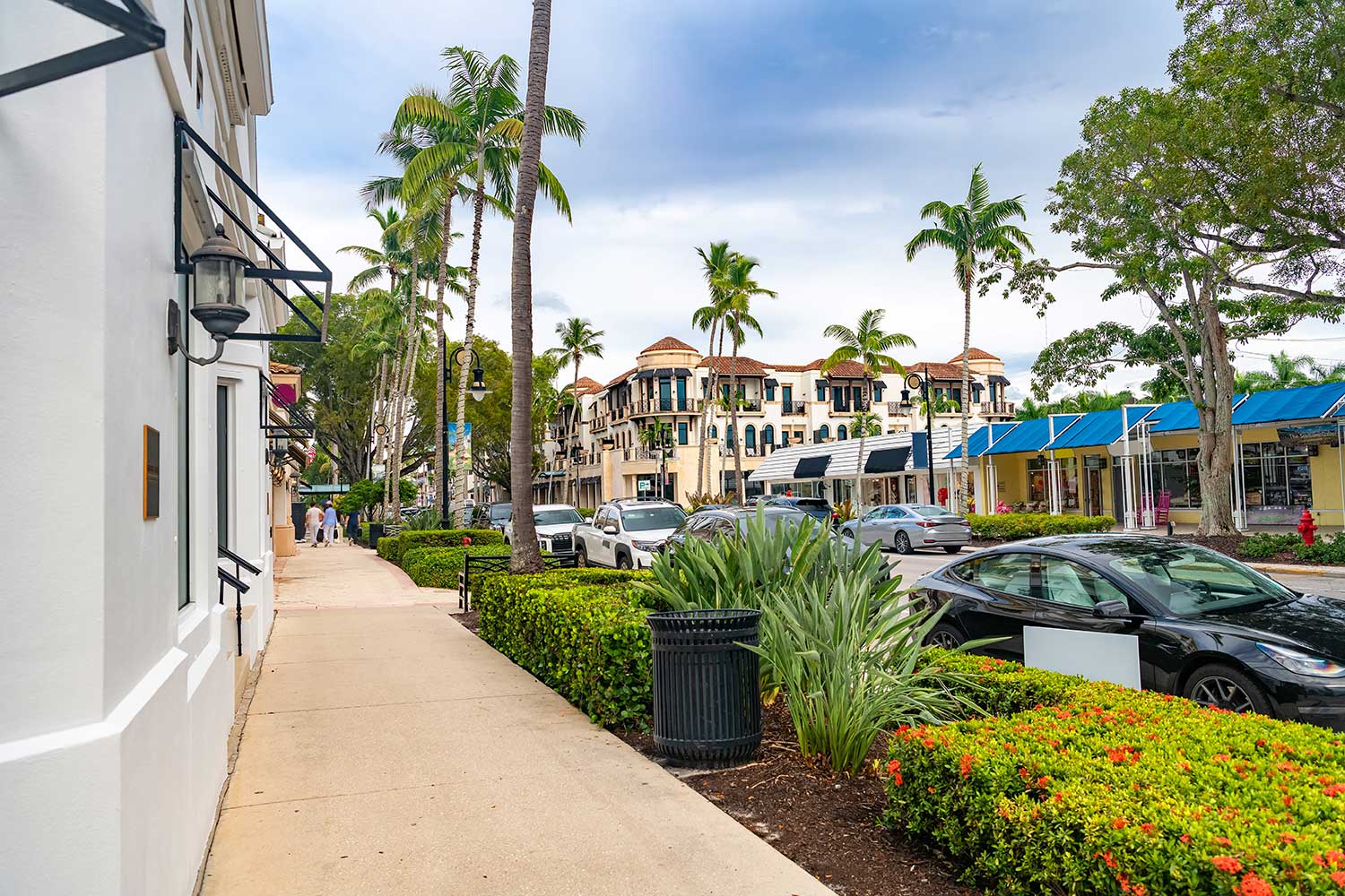 Commercial Plaza Real Estate Image